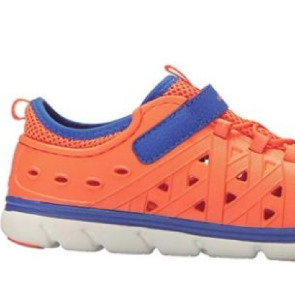 Stride Rite Made 2 Play Phibian Sneaker Sandal